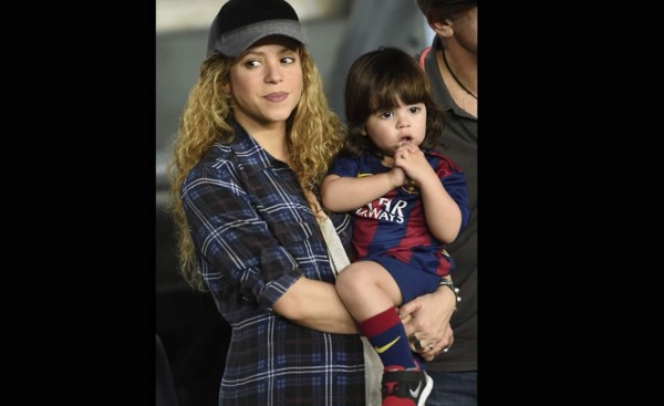 Shakira, Milan y Piqué juntos en partido