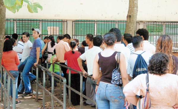 Alumnos deberán pagar primero