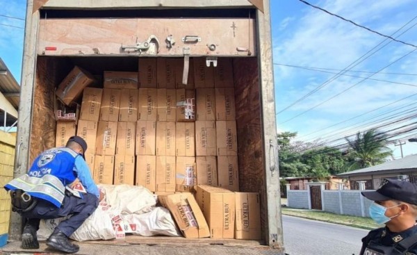 Casi 5 millones de cigarrillos de contrabando decomisan en Puerto Cortés