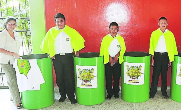 'Guardianes del Planeta” da barriles a la Presentación Centeno