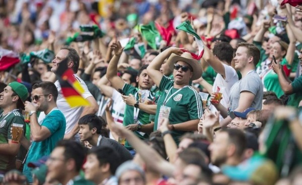 Aficionados mexicanos fueron detenidos por grito homofóbico