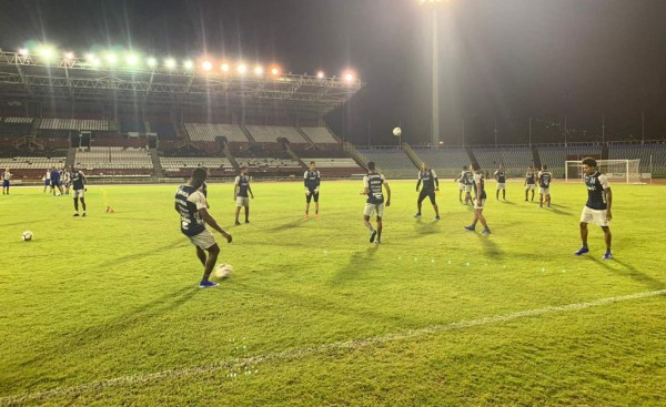 Honduras reconoció el estadio Hasely Crawford y está lista para enfrentar a Trinidad y Tobago
