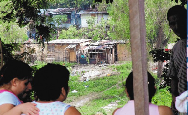 128 mil hogares más pobres en el gobierno de Mel Zelaya