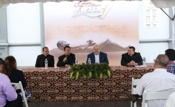 Hondureños privilegiados al recibir réplica de la Sábana Santa