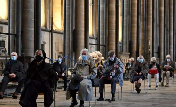 Reino Unido ya vacunó contra el covid-19 a más de 20 millones de ciudadanos