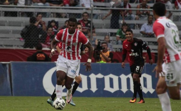 Beckeles lo jugó todo en el empate de Necaxa ante Atlas