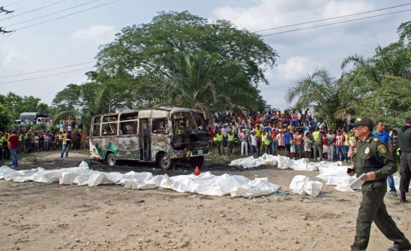 Bus en que se calcinaron 32 niños transitaba ilegalmente