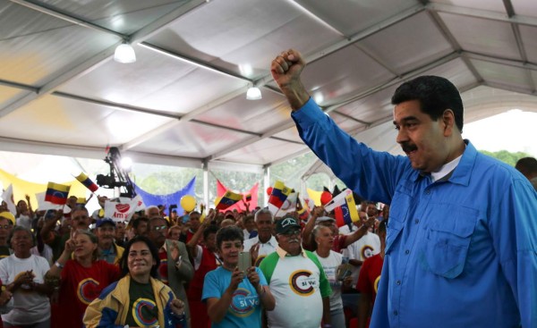 Maduro premia a sus funcionarios sancionados por EUA