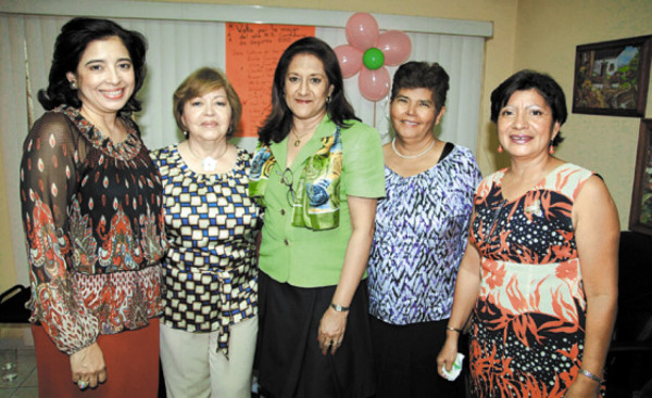 Conmemorando el Día de la mujer hondureña