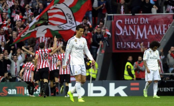 Real Madrid tropieza de nuevo y queda a expensas del Barça