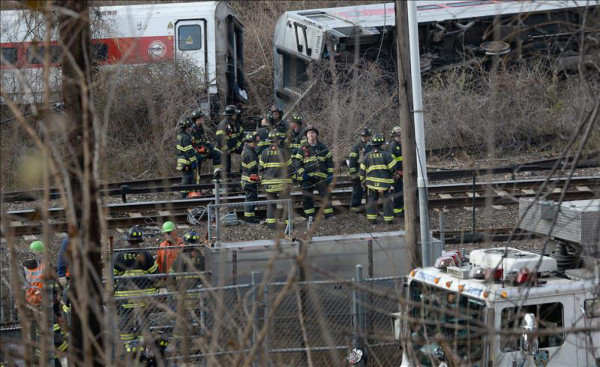 Investigan si hay hondureños entre las víctimas por descarrilamiento de tren en Nueva York