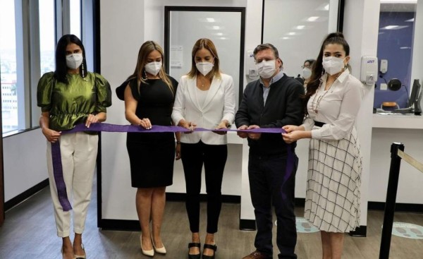 Habilitan ventanilla de asistencia comunitaria en consulado de Los Ángeles