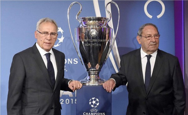 Real Madrid entregó el trofeo de la Champions League