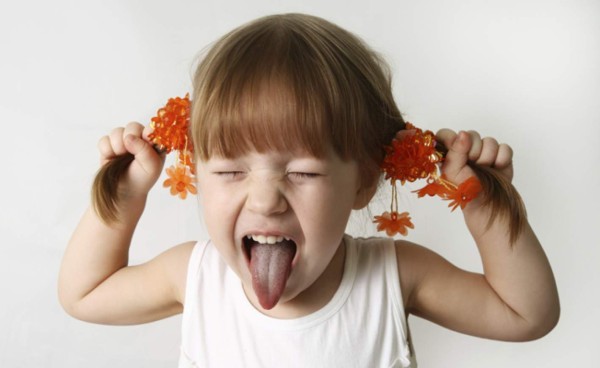 Asocian el humo de segunda mano con problemas de conducta de los niños