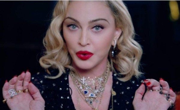 Madonna se cree 'inmune” al coronavirus y sale de fiesta