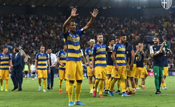 Futbolistas y técnico del Parma renuncian a un mes de sus sueldos