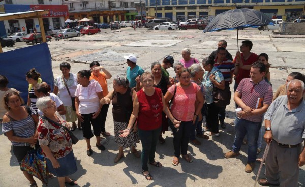 Vendedores piden que les permitan instalar carpas temporales