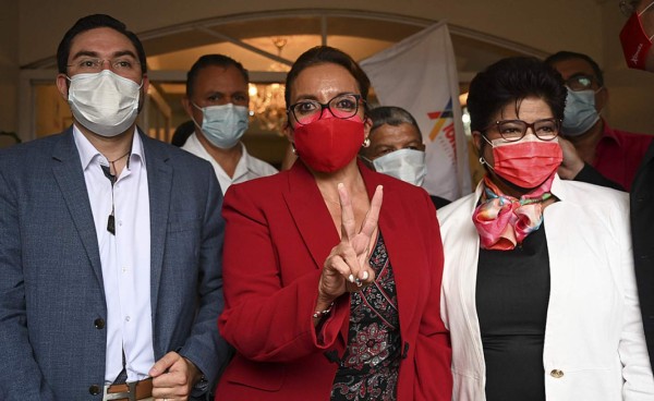 Xiomara avisa por Twitter a Yani que no cederá su candidatura