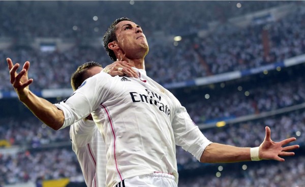 Cristiano alcanza a Messi al frente de la tabla de goleadores