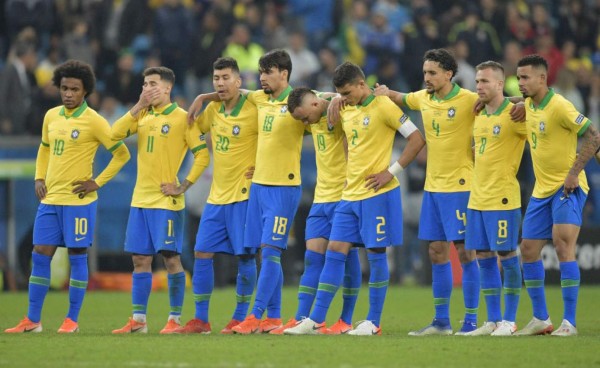 Brasil podría perder a dos futbolistas para la semifinal ante Argentina