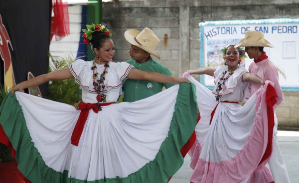 'IV Encuentro de danzas folclóricas Popol-Vuh” en el ITS