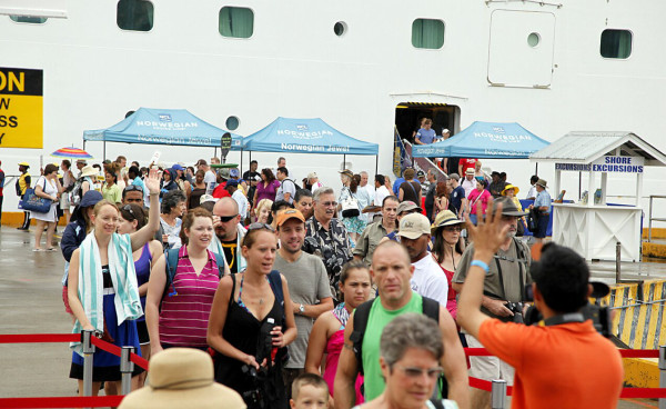 Más de 5,000 cruceristas llegan hoy a Roatán  