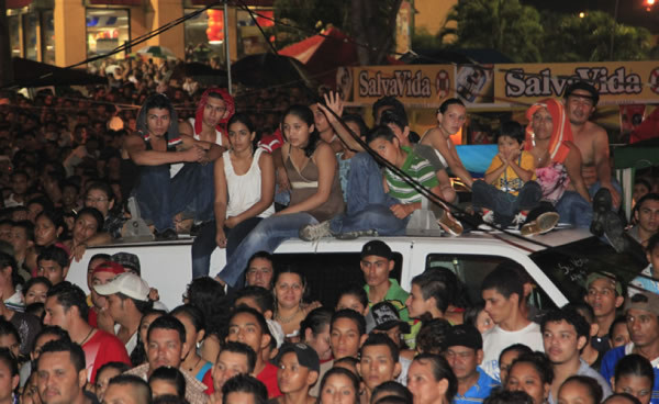 Frank Reyes la estrella del cierre de la Feria Juniana