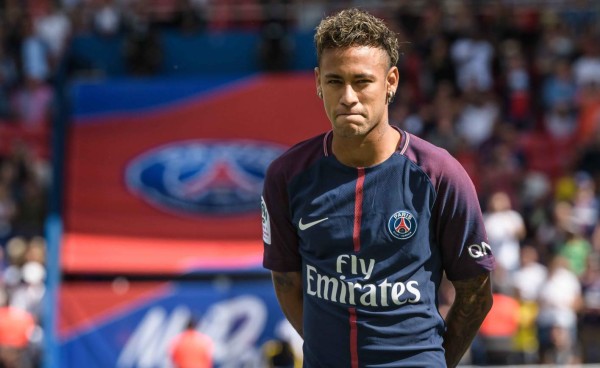 Neymar se quedó sin poder debutar con el PSG en el inicio de la Liga