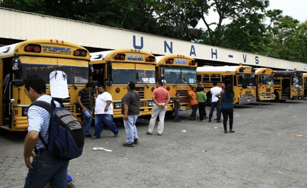 Más de L20,000 al año invierten universitarios en transporte