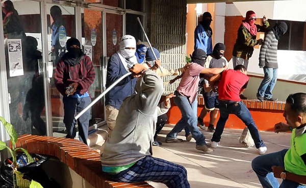 Salvajismo en la Unah agrava crisis de dos meses