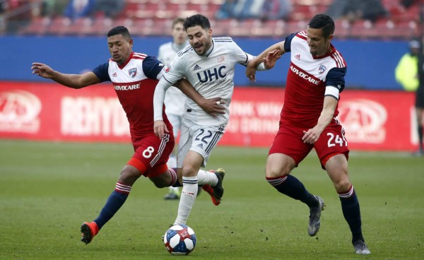 Bryan Acosta debutó en la MLS con el FC Dallas que empató contra New England Revolution