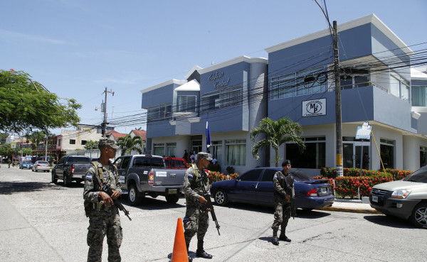 Investigan a fiscales por dejar ir a pilotos mexicanos