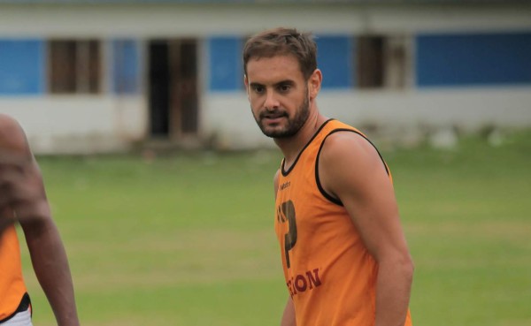 Victoria recibe pase del argentino Leandro Casale