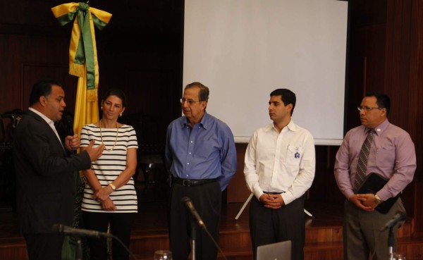 Sampedranos prominentes apoyan la readecuación