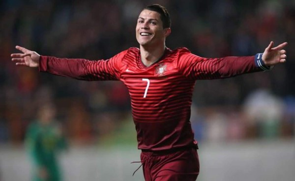 Cristiano es nominado al mejor futbolista luso del siglo