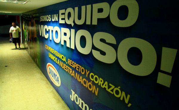 La Bicolor se inspira en el aztecazo para vencer a Costa Rica