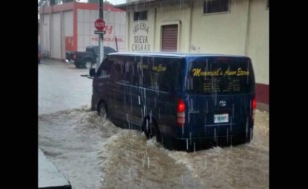 Lluvias dejan varios damnificados en Tela y Trujillo