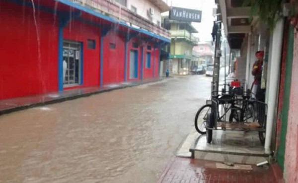 Lluvias dejan varios damnificados en Tela y Trujillo