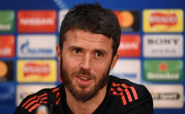 Michael Carrick anuncia su retiro al final de la temporada