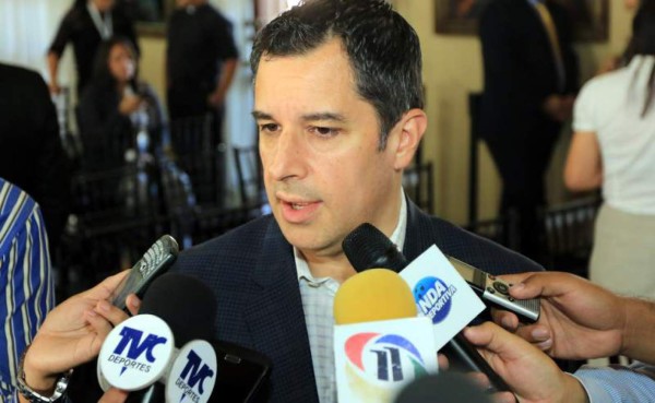 Villeda: 'Es un poco de ignorancia a lo que establece el reglamento'