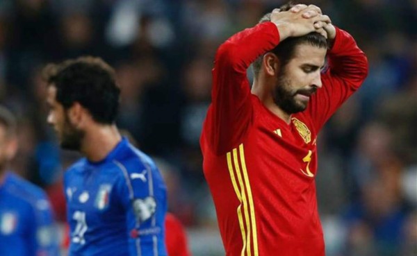 Piqué en el centro de los focos al unirse a la selección española