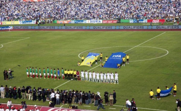 Unos 1.500 policías velarán por la seguridad en el partido Honduras-México