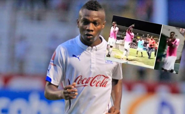 Video: Kevin Álvarez hace gestos obscenos a la afición del Real España