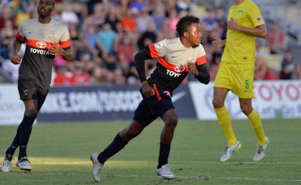 Marvin Chávez anota en la NASL de los Estados Unidos