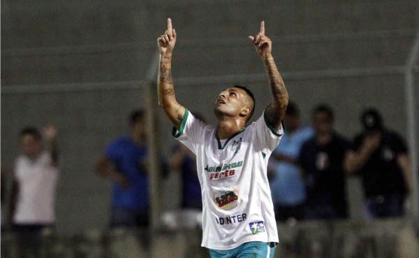 Platense gana al Honduras Progreso y vuelve a pelear en la cima