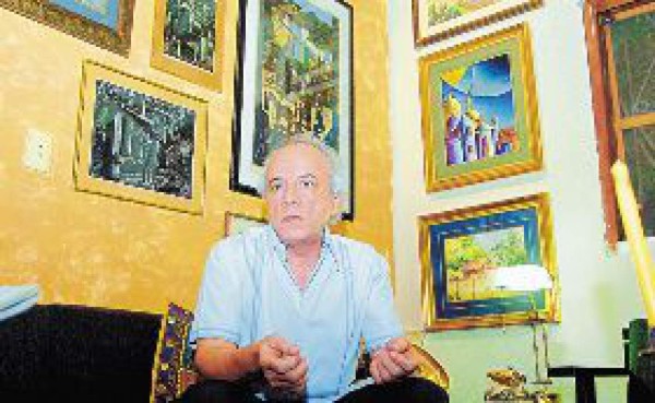 Julio Escoto, jurado de premios de periodismo