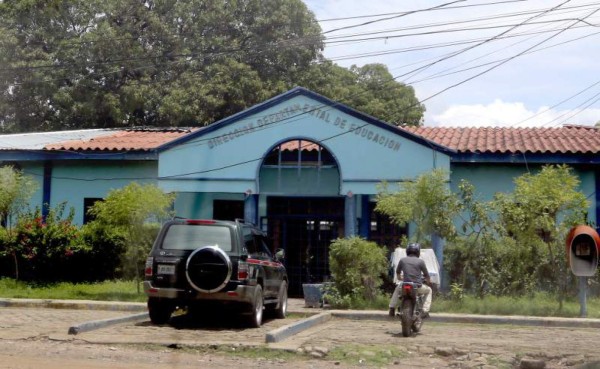 Graban a maestro e intermediario negociando plazas en Honduras