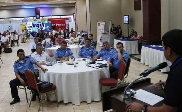 AmCham capacita a empresarios para prevenir las extorsiones