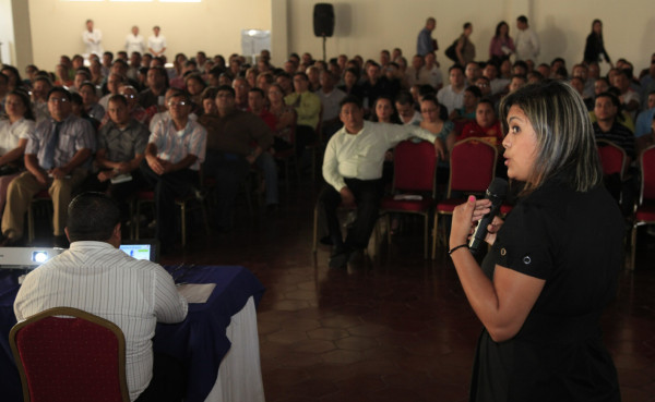 DEI socializa nuevo sistema de facturación