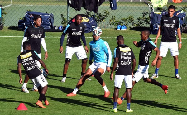 Carlo Costly fuera de peligro tras golpe en el tobillo izquierdo